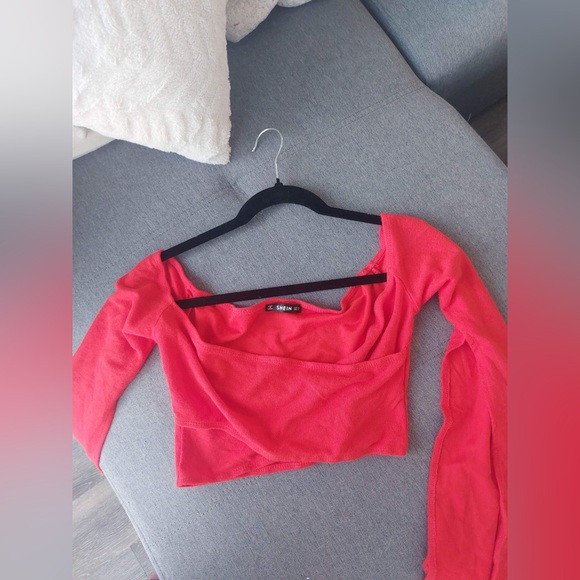 Red crop top - Picture 4 of 4